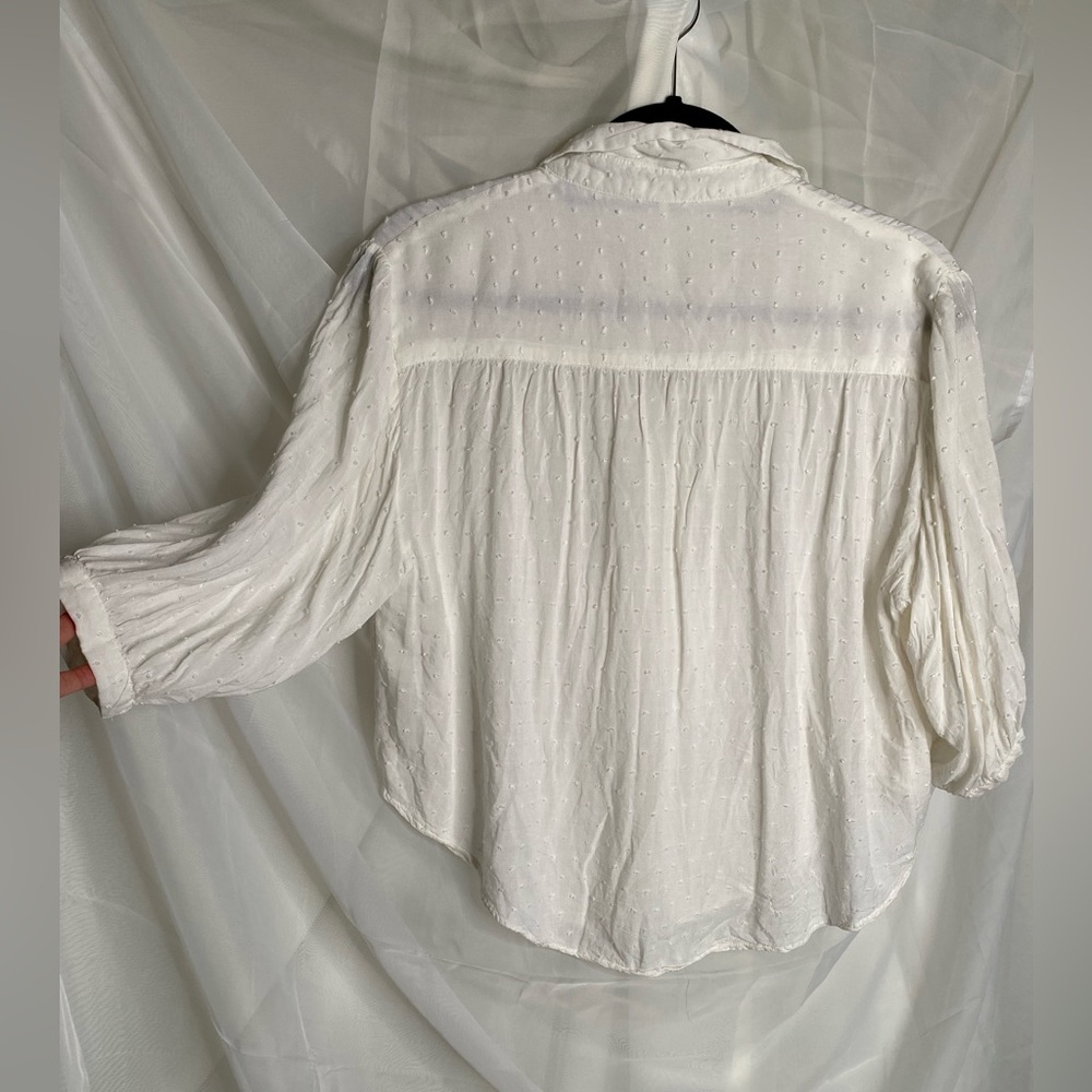 Free People Size XS Swiss Dot Textured White Button Down Front Tie Top - Picture 9 of 9